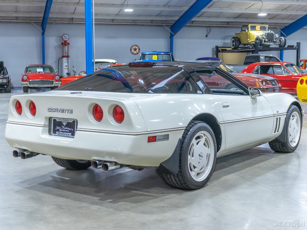 1988 White Chevrolet Corvette   | C4 Corvette Photo 7