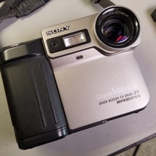 Vintage Sony Mavica MVC-FD81 0.9MP Digital Camera - Black Metallic silver