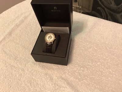 Etienne Aigner Vintage Quartz Armbanduhr Damenuhr Lederarmband Neu und OVP