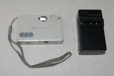 Nikon COOLPIX S3 6.0MP Digital Camera White TESTED
