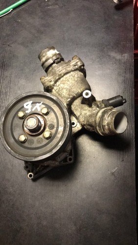 BMW 7 E65 740d 2005 Wasserpumpe 1712552