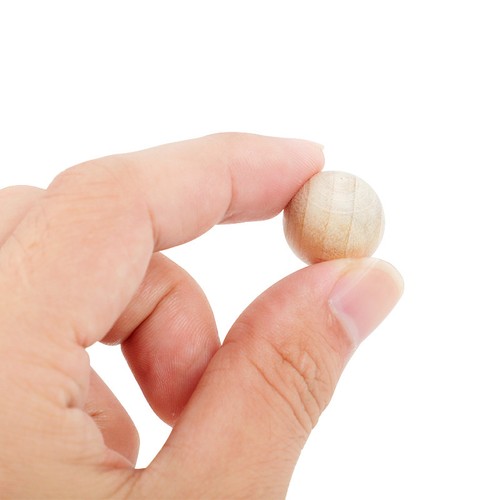50X Natural Cedar Wood Ball Mildew Moth Insect Repellent Wardrobe Clothes Drawer - Picture 8 of 8