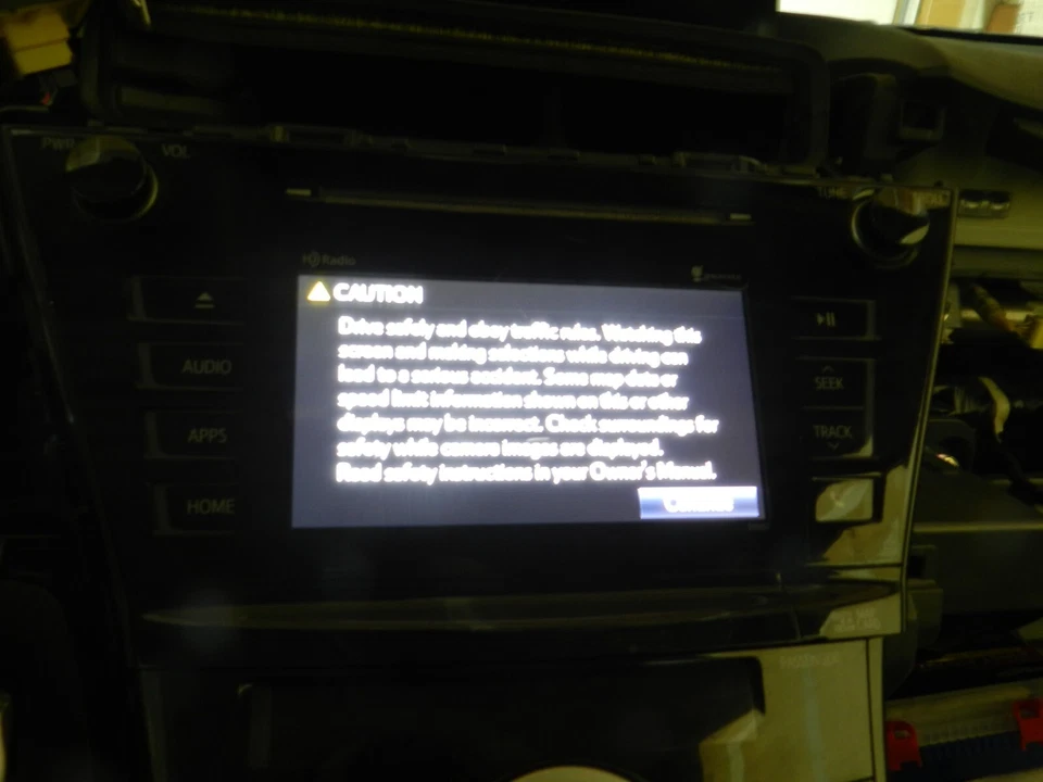 2015 2016 TOYOTA PRIUS V DISPLAY SCREEN GPS NAVIGATION RADIO 86100-47421 - Image 3 of 4