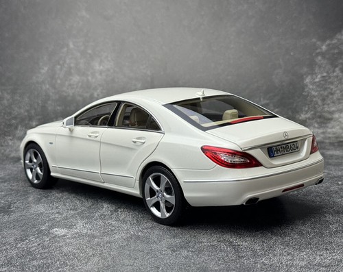 Norev 1/18 Mercedes Benz Cls Cupé 2011 Blanco Diecast Modelo Coche de Juguete Regalos - Imagen 2 de 13