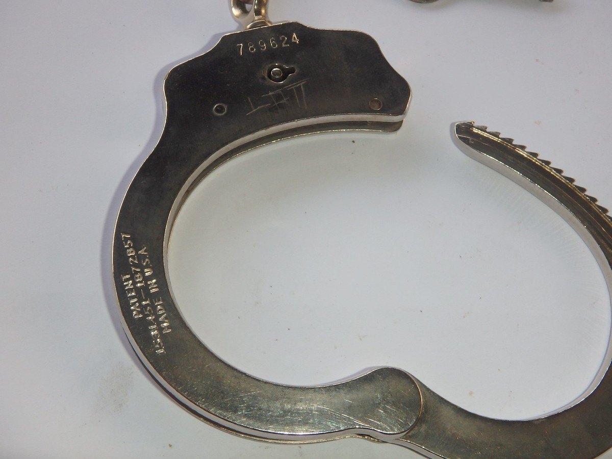 Vintage Handcuffs The Peerless Handcuff Company Pat 1531451