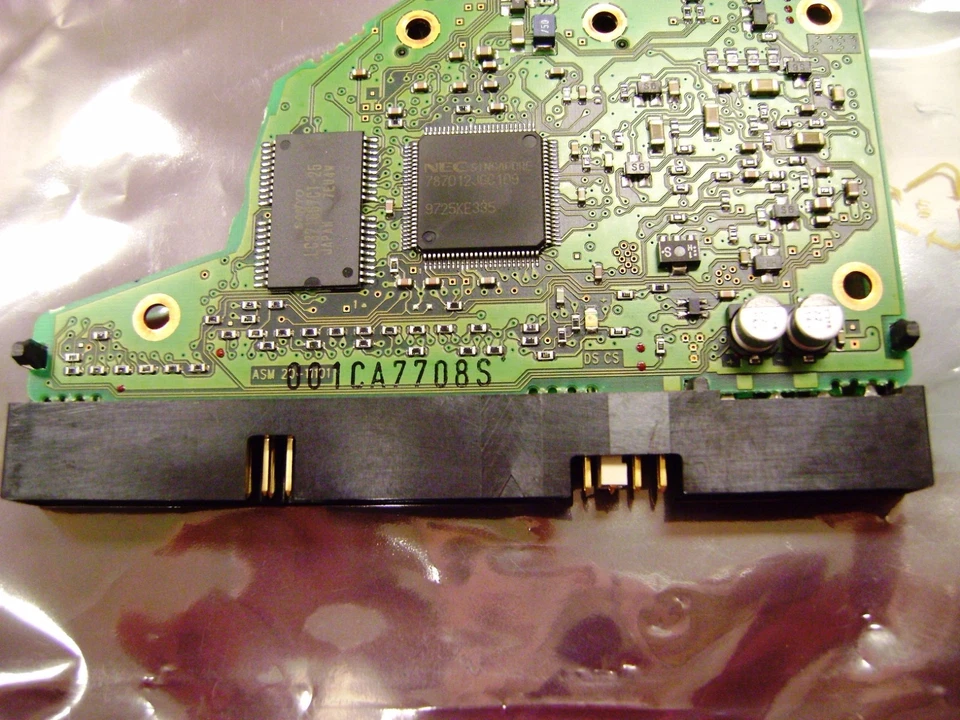 QUANTUM Fireball ST 3240AT IDE PCB Board 10-111010-01 REV A (Read All) - Image 2 of 4