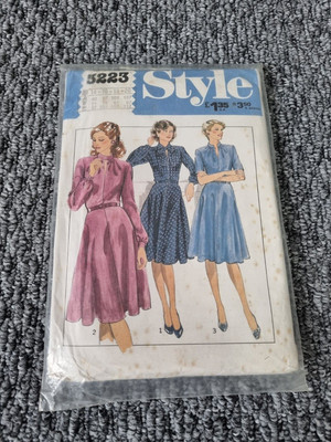 Style Schnittmuster Vintage Tageskleid 3223 Größe 14 bis 20 NEU Biene 1980