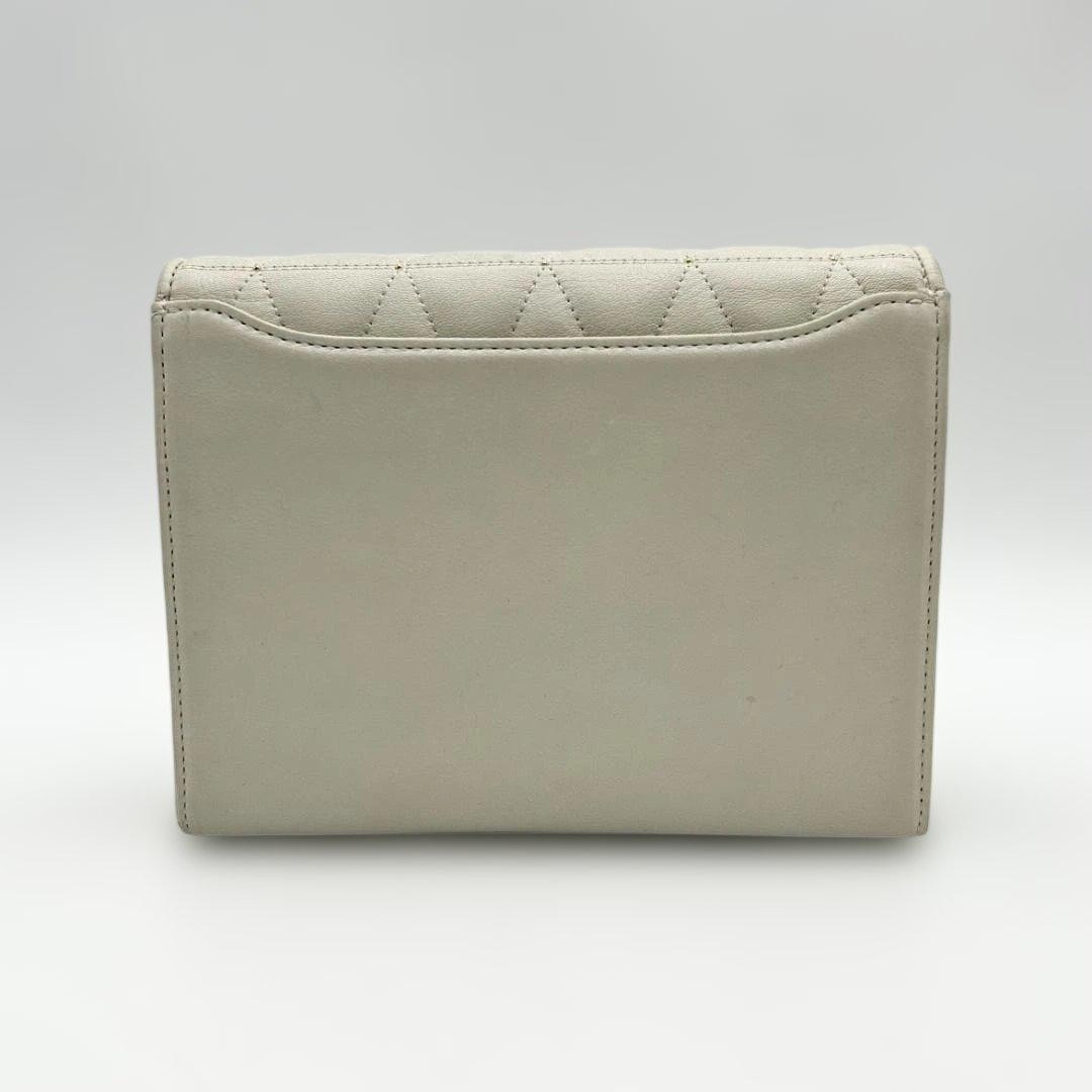 Valentino Garavani White Leather Chain Clutch Bag, Slightly Used Japan thumbnail 3