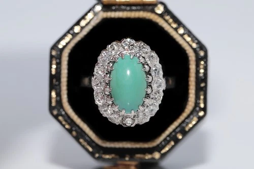 Vintage Circa 1970s 18k Gold Natural Diamond And Turquoise Decorated Ring