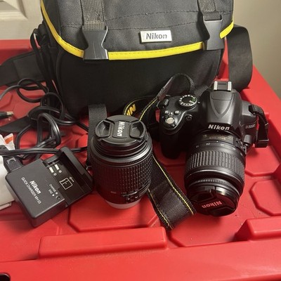 Nikon D3000 10.2 MP DSLR Camera Kit Extra Lense Carrying Case Charger No SdCard