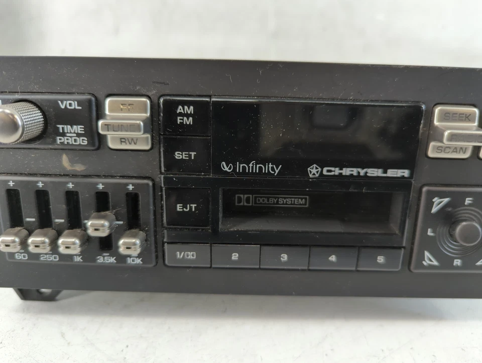 Chrysler Imperial Am Fm Cd Player Radio Receiver HWYES - Image 4 of 4