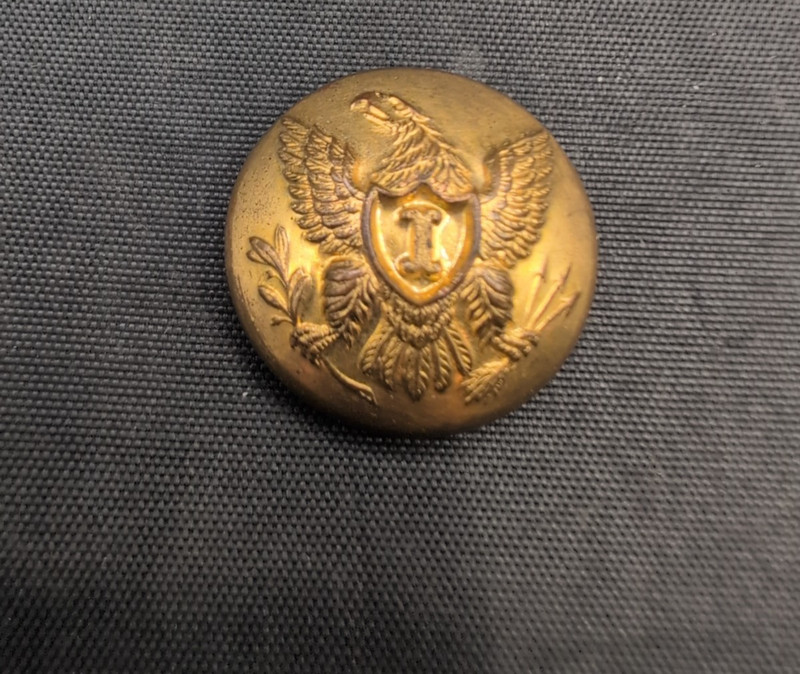 Civil War US Army Infantry I tunic size button broken shank Scovil Waterbury mkd