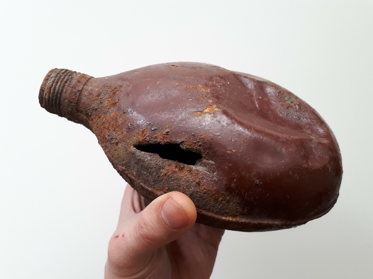 Field Flask M31 Ersatz variation Battle Damaged German Army
