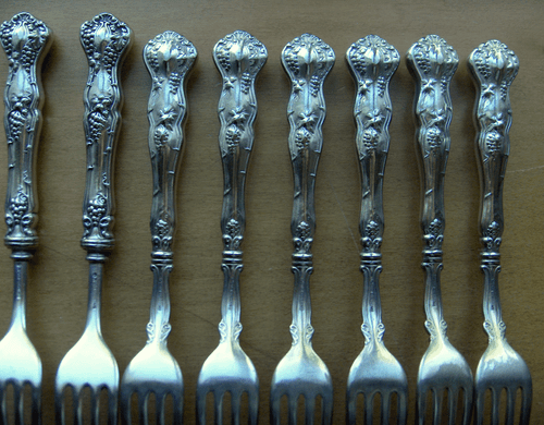 1847 Rogers Meriden Britannia Co grape Vintage set~Hollow handled knives & forks - Picture 6 of 14