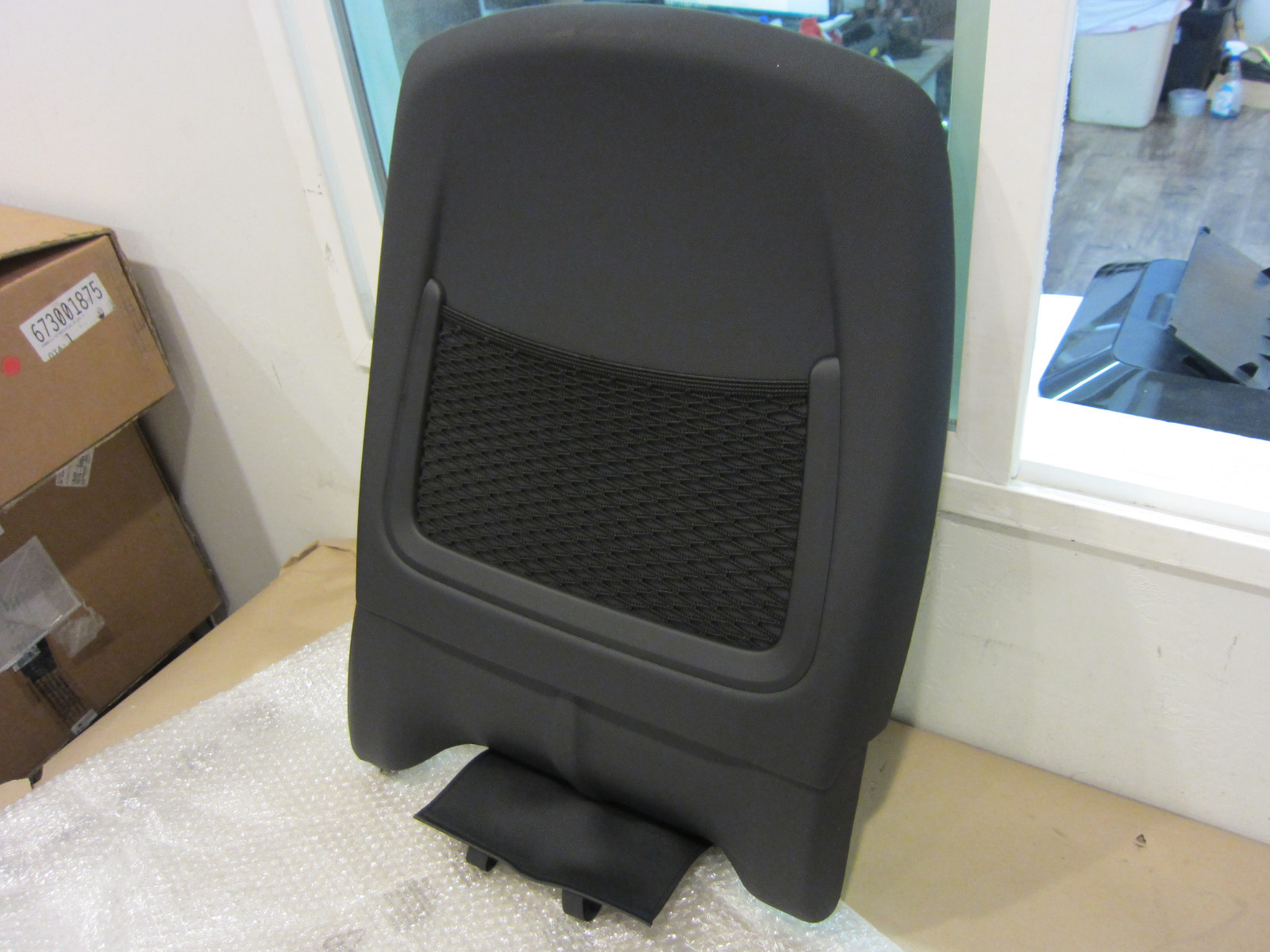Maserati Quattroporte LH Seat Back Panel. Black. Part# 673001875