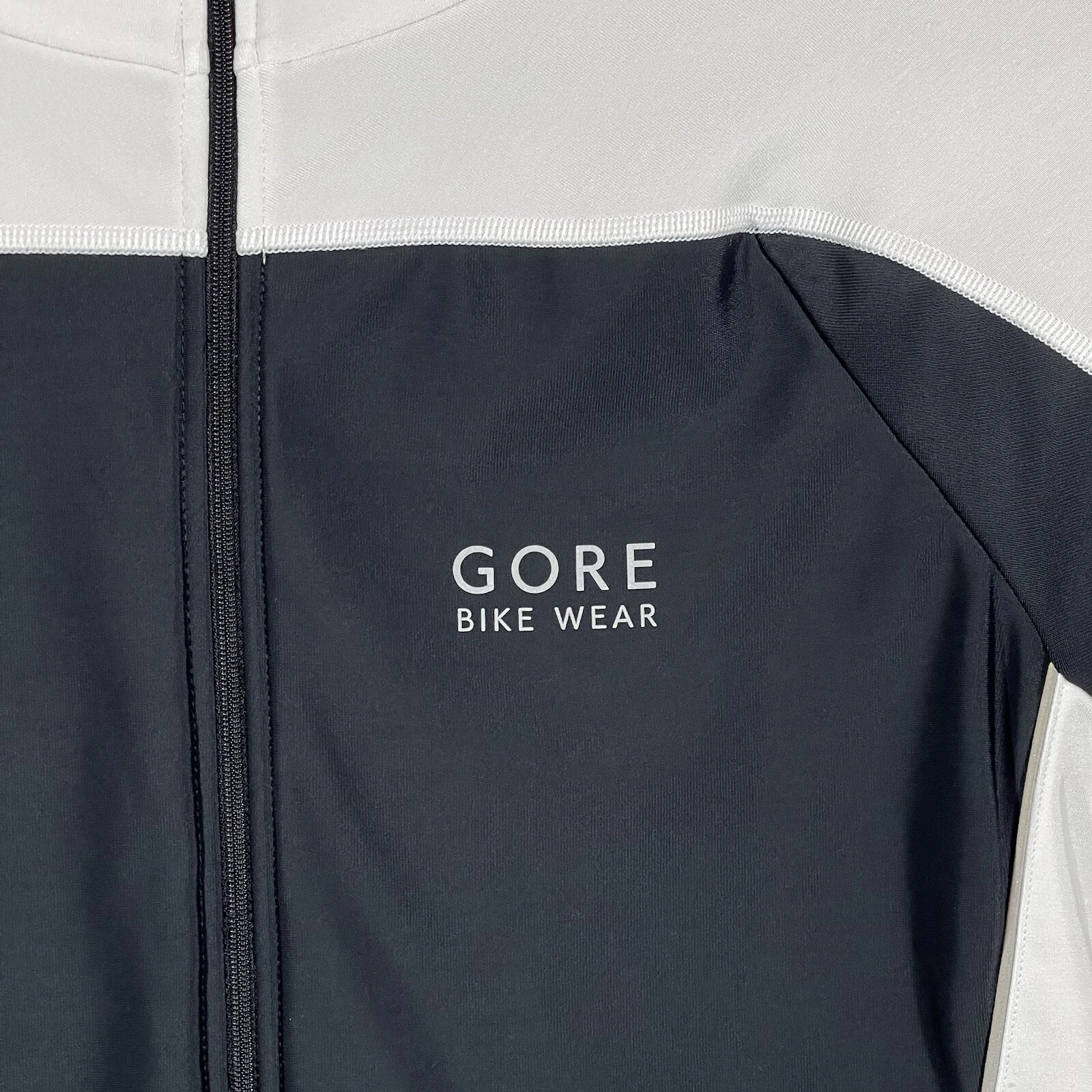 gore-bike-wear fitted reflective stretch full zip jacket