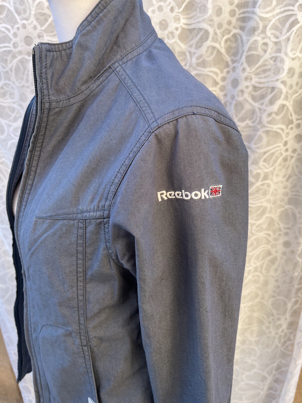 Reebok Classic light weight jacket - image 3