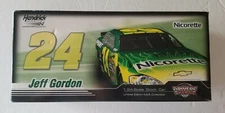 2007 Jeff Gordon 1/24 Nicorette Diecast Motorsports Authentics Limited Edition 