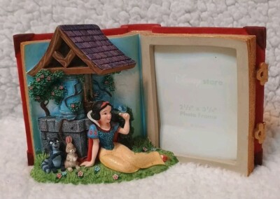 SNOW WHITE Open Book 3-D WISHINGWELL Scene PICTURE FRAME HOLDER (NOS)