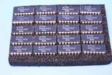 20 National Semi 8-Bit CMOS Shift Registers in Ceramic & Glass Frit MM54C164J