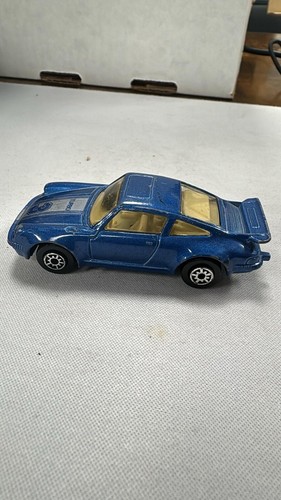 Maisto Porsche 911 Turbo Scale 1/64 Diecast Car Blue With Spoiler No.3 (B64E) - Picture 4 of 5
