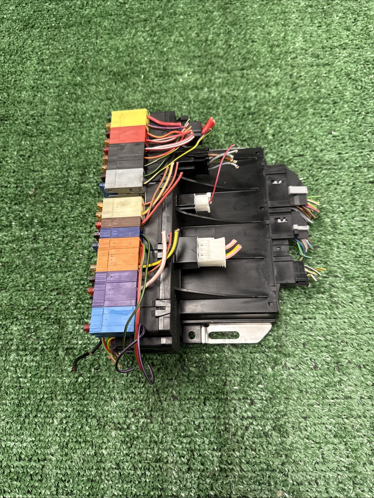 2003 - 2012 Mercedes R230 SL500 SL55 AMG Front Left SAM Fuse Box Module OEM