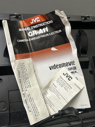 Vintage JVC GR-A11 Videomovie Camcorder VHSC Full Range Auto Focus Japan Case - Picture 11 of 24