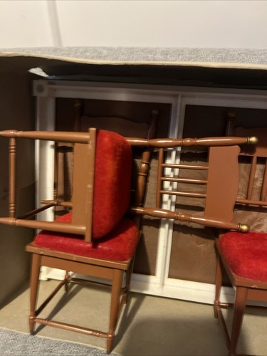 Little Hostess Dining Table With Four Chairs - Marx - Sindy Size - Picture 4 of 6