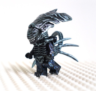 LeYiLeBrick Alien Queen Xenomorph Custom Minifigure for LEGO  - Limited Edition