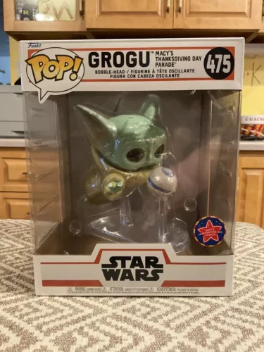 Funko Pop #475 Star Wars Grogu Macy's Thanksgiving Day Parade Bobble Head