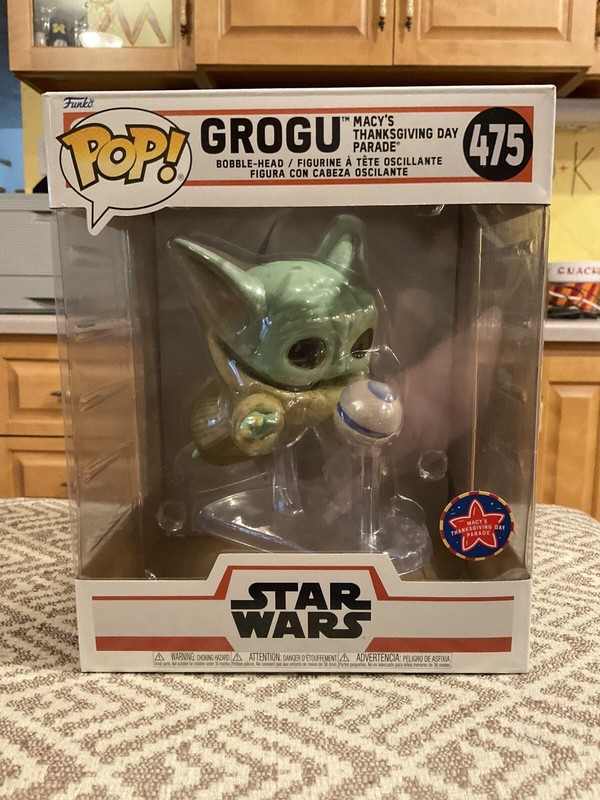 Funko Pop #475 Star Wars Grogu Macy's Thanksgiving Day Parade Bobble Head
