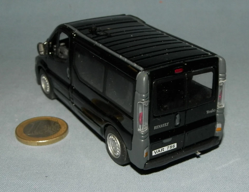 Hongwell 1/43 : Renault Trafic Minibus 2005 (1ière version - portes ouvrantes) N - Photo 4/4
