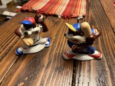 Looney Tunes Warner Bros Taz Baseball Salt And Pepper Shakers
