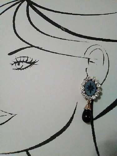 VINTAGE NECKLACE ITALIAN INTAGLIO GREY CUT TO BLACK W/ MATCHING EARRINGS GOLDEN - Picture 4 of 5