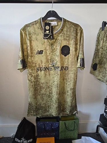 Stone Island x New Balance Soccer Kit - Shirt, Shorts & Socks Large - Football - Picture 8 of 16