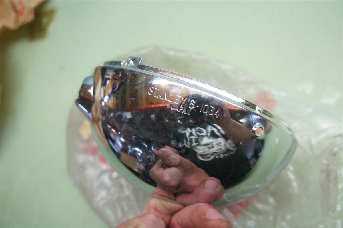 1 NOS Genuine Kawasaki H1 500 Triple A7 350 Chrome Headlight