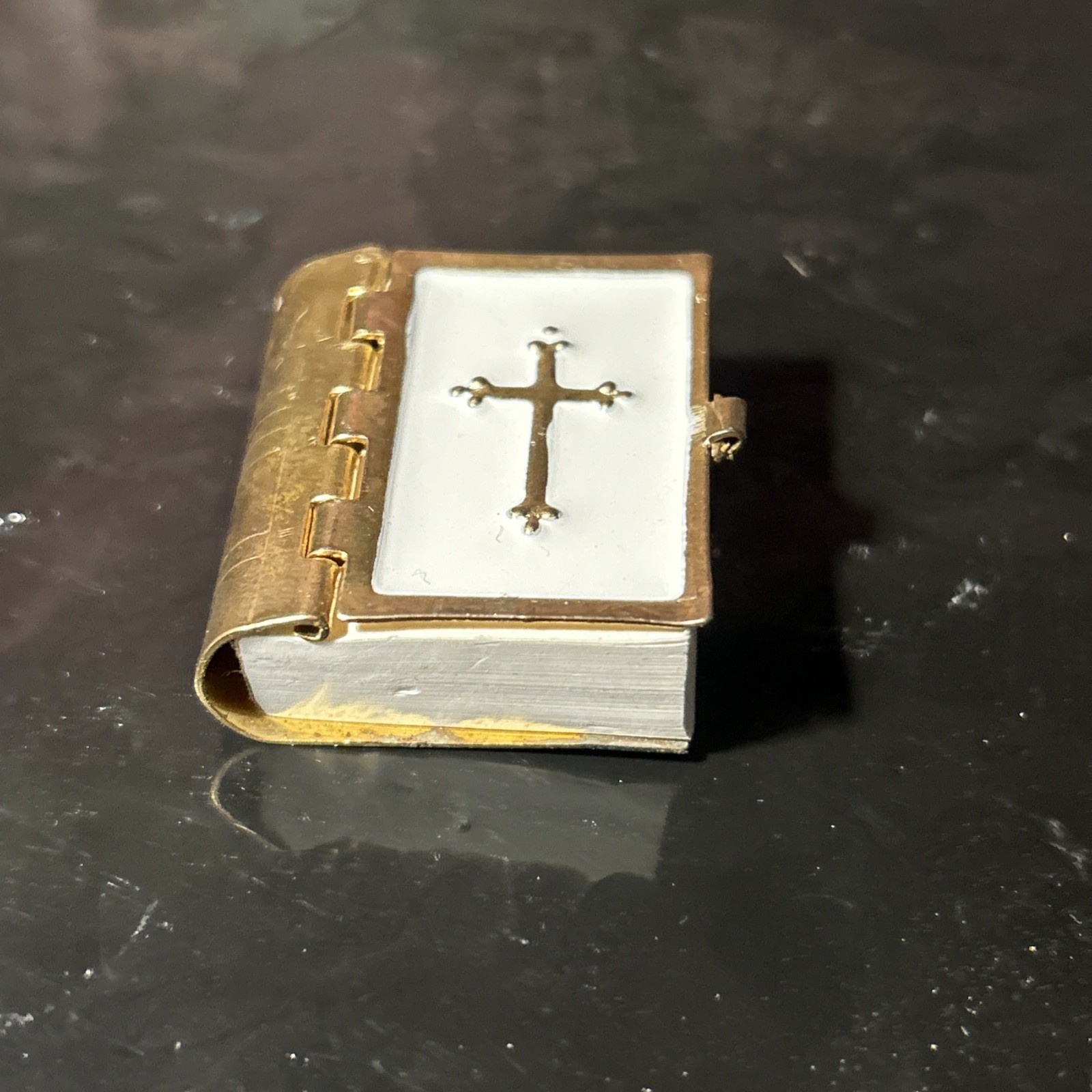 Picture 4 of 12