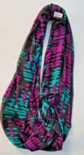 Purple designer Infinity Loop Scarf, Excellent Condition, Calvin Klein