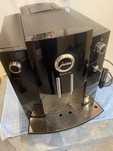 Kaffeevollautomat Jura Impressa C60 mit Cappuccinatore