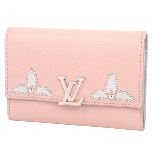 LOUIS VUITTON Portefeuille Capcine Compact Studded Tri-fold M62765