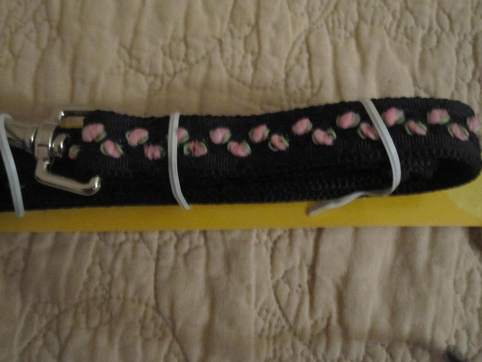 Hanover Impawsters 4' x 5/8" Correa Negra Flores Rosa Plomo Nuevo con Etiquetas Foto 2 de 3