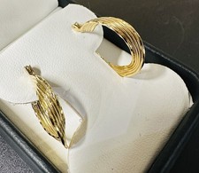 14k Solid Gold Semi Hoop Earrings by JAW Extra Nice (98