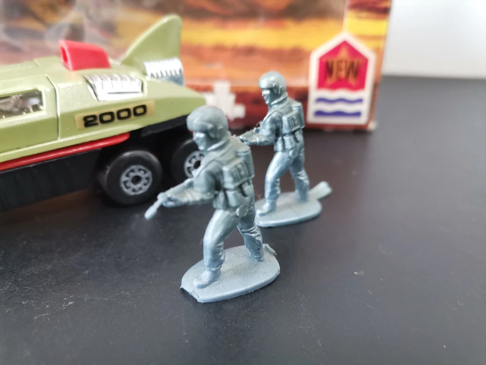 MATCHBOX ADVENTURE 2000 K-2002 FLIGHT HUNTER - Immagine 2 di 4