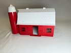 VINTAGE O & S GAUGE PLASTICVILLE BARN WITH SILO, NICE CONDITION. — photo 3