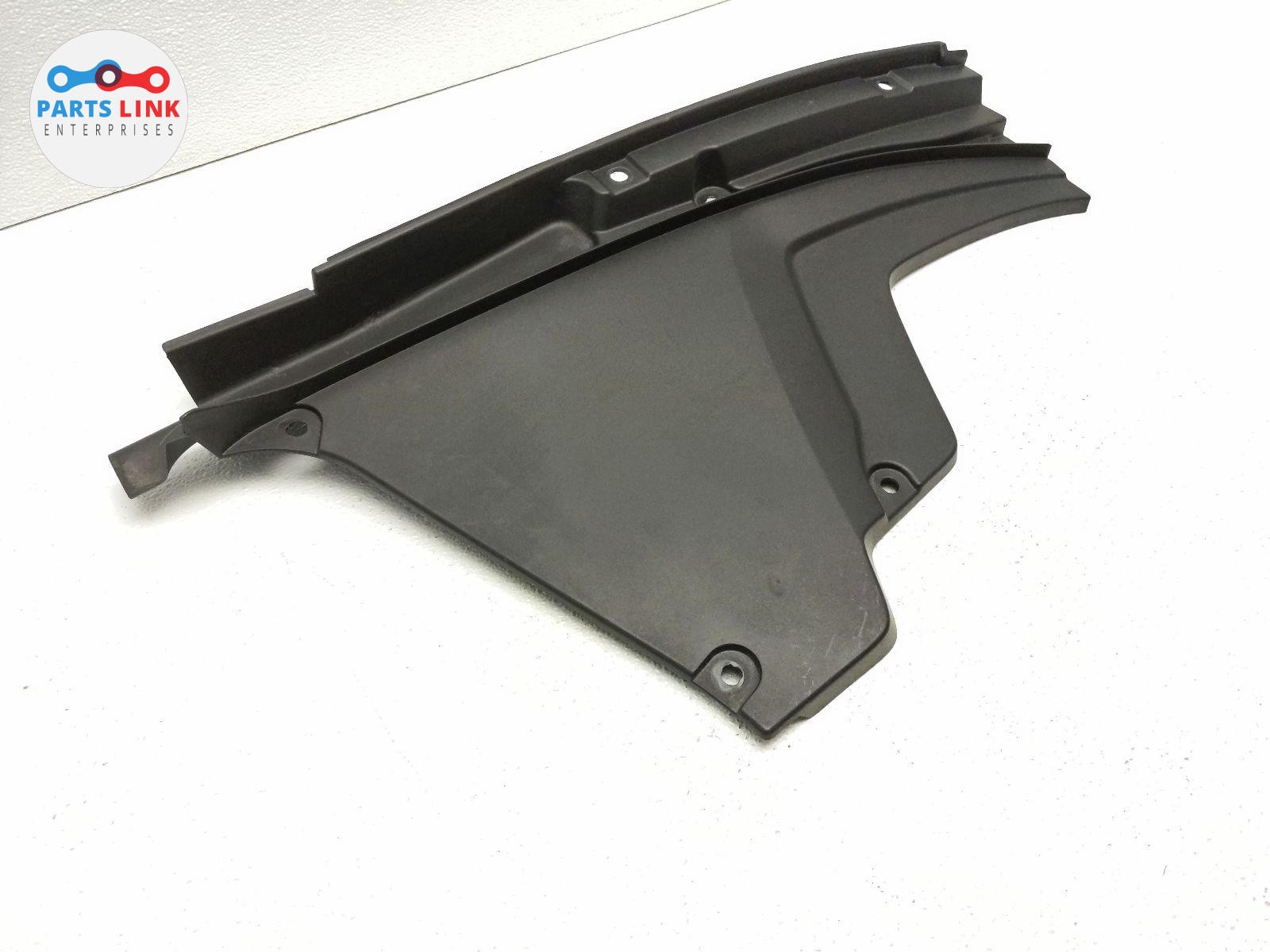 2017-20 MASERATI LEVANTE LEFT COWL TRIM WINDSHIELD ENGINE BAY SIDE COVER M161