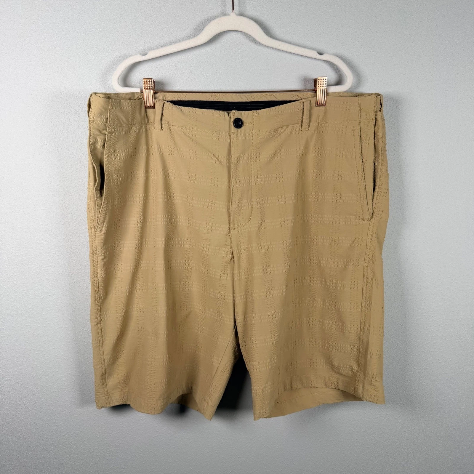 Tommy Bahama Mens 38 Tan Textured Nylon Spandex Performance Golf Casual Shorts