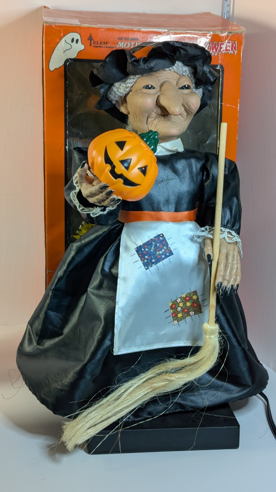 Foto 1 di 24