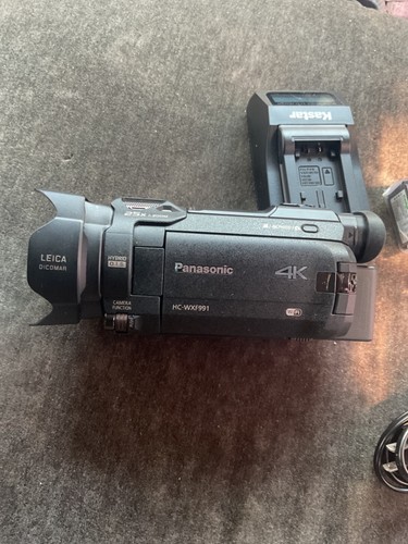 Panasonic HC-WXF991K / HC-VX981K 4K Camcorder, Battery, Charger pot