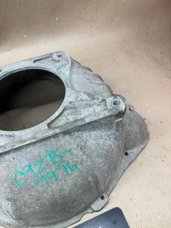 CARCASA CAMPANA ALUMINIO FORD FOMOCO FMX SBF F100 MUSTANG COUGAR TORINO V8 USADA OEM Foto 3 de 4