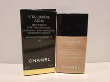 Chanel- Vitalumiere Aqua Ultra Light Skin Per...